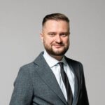 На фото зображений керівника практики Investment Lawyer Group Владислав Бовкун 