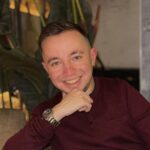 На фото зображений Валентин Лукановецький, помічник адвоката АО Investment Lawyer Group (ILG)